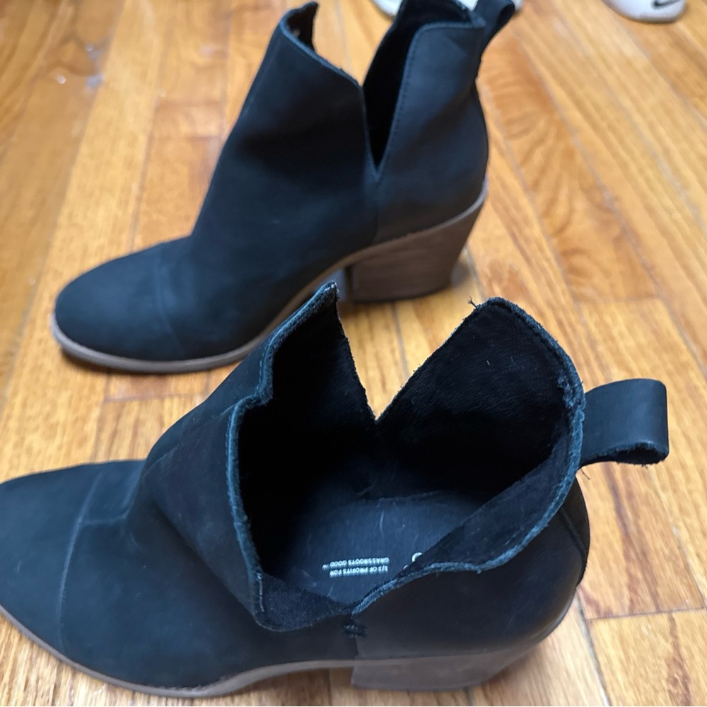 Tom’s Everly Cutout  - Black Ankle Boots with Block Heel